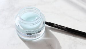 Anastasia Beverly Hills Brow: Guide till Brow Freeze & Brow Wiz